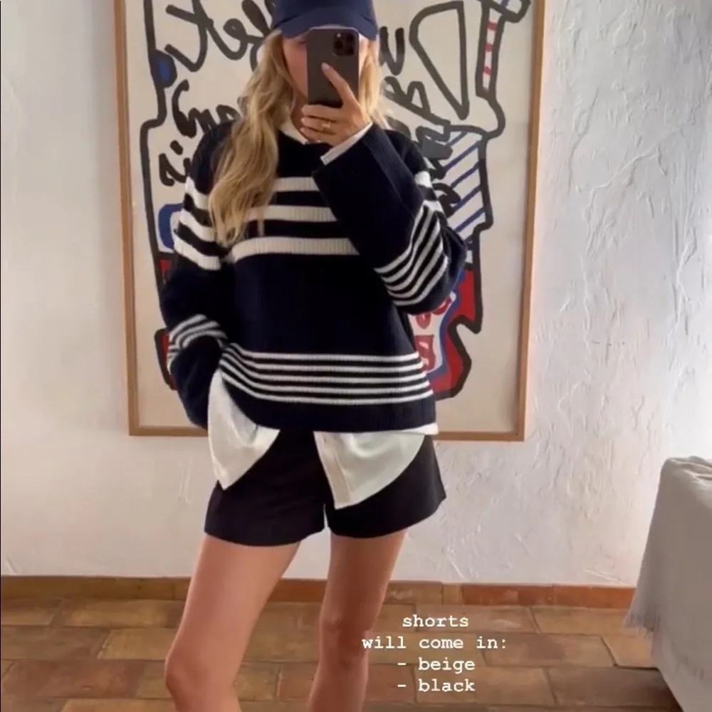 Na-kd Claire rose collab shorts in black - Picture 3 of 7